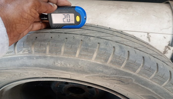 2013 Hyundai i10 MAGNA 1.2, Petrol, Manual, 1,20,851 km, tyre