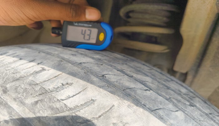 2021 Renault Kiger RXT MT, Petrol, Manual, 52,880 km, tyre