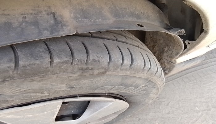 2010 Maruti A Star VXI, Petrol, Manual, 78,070 km, tyre