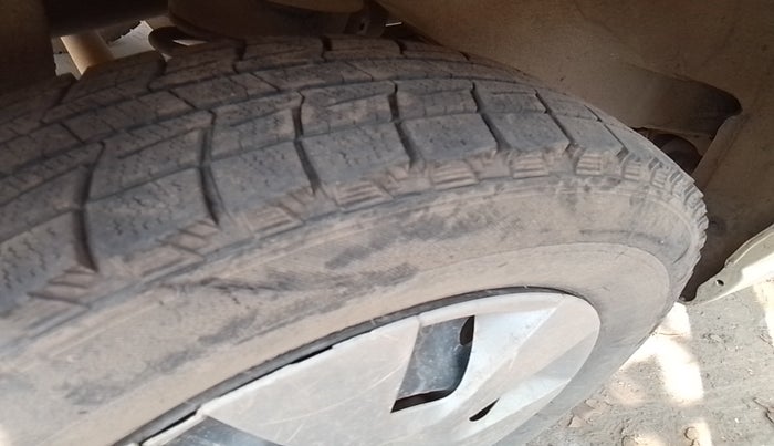 2010 Maruti A Star VXI, Petrol, Manual, 78,070 km, tyre