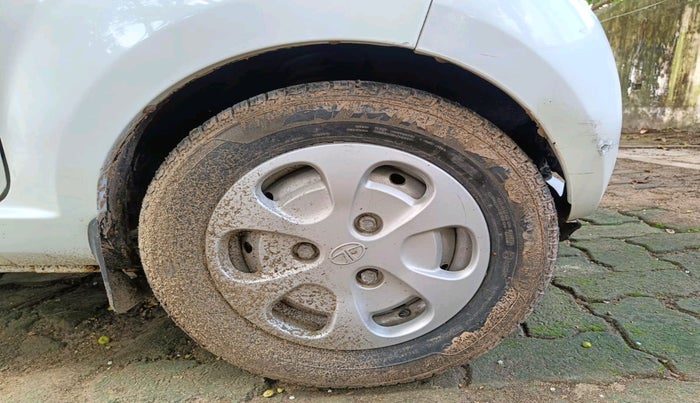 2012 Tata Nano LX, Petrol, Manual, 26,856 km, tyre