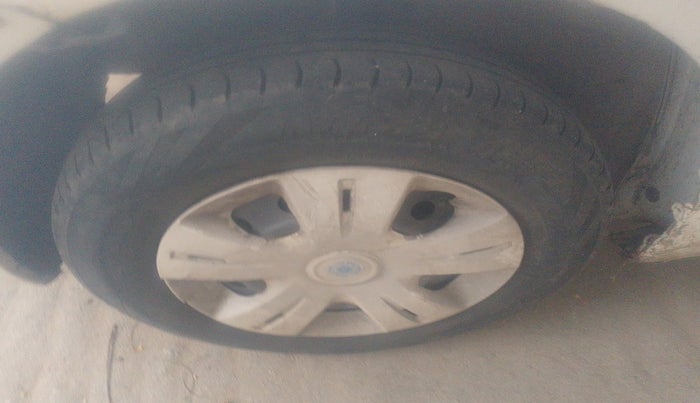 2012 Maruti Swift VDI, Diesel, Manual, 1,10,855 km, tyre