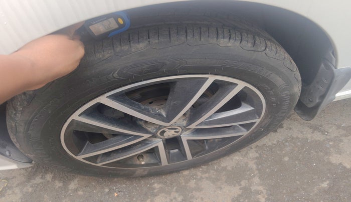 2019 Skoda Rapid STYLE 1.6 MPI AT, Petrol, Automatic, 30,813 km, tyre