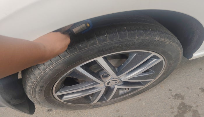 2019 Skoda Rapid STYLE 1.6 MPI AT, Petrol, Automatic, 30,813 km, tyre