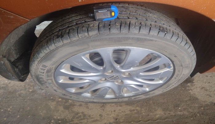 2017 Maruti Baleno ALPHA PETROL 1.2, Petrol, Manual, 57,583 km, tyre