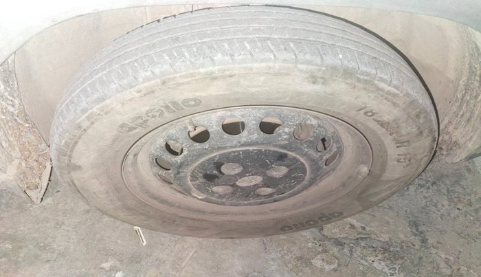 2023 Tata PUNCH PURE MT, Petrol, Manual, 28,741 km, tyre