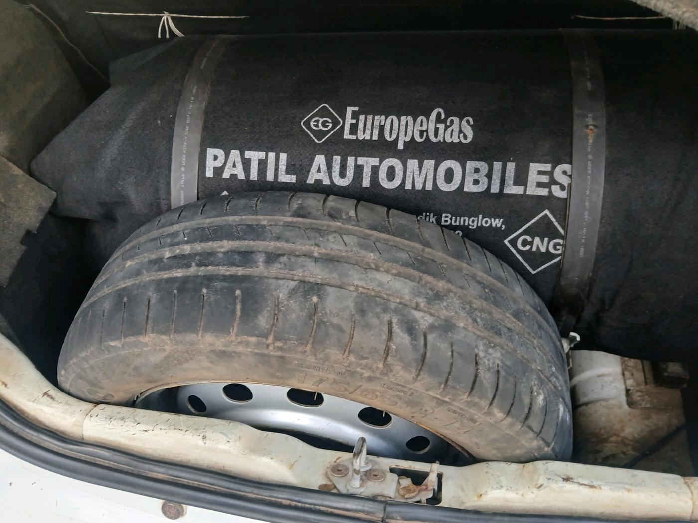 2017 Tata Tiago XZA PETROL, Petrol, Automatic, 1,45,010 km, tyre