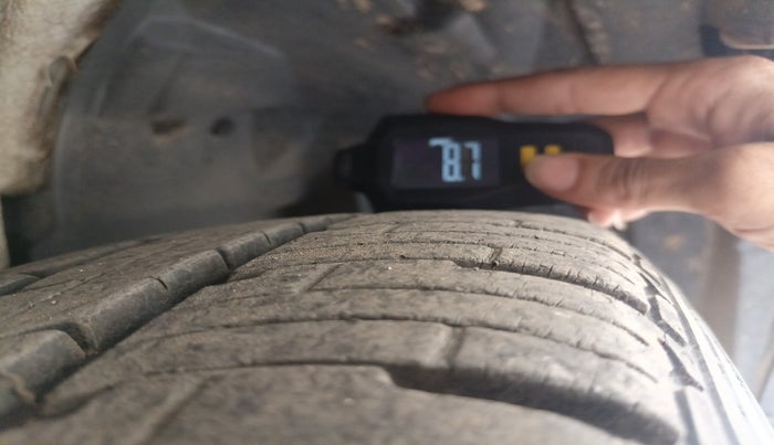 2016 Mahindra Kuv100 K6 5 STR, Petrol, Manual, 2,25,000 km, tyre