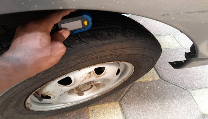 2021 Maruti Eeco 5 STR AC CNG, Petrol, Manual, 99,448 km, tyre