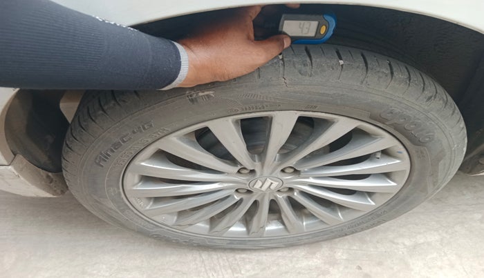 2016 Maruti Ciaz ZXI+ AT, Petrol, Automatic, 88,755 km, tyre