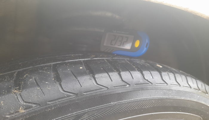 2010 Hyundai i20 MAGNA 1.2, Petrol, Manual, 1,07,700 km, tyre