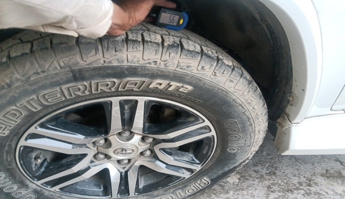 2018 Toyota Fortuner 2.8 4X2 AT, Diesel, Automatic, 2,14,329 km, tyre