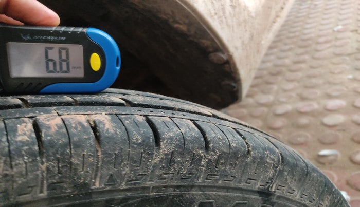 2019 Maruti Alto 800 LXI, Petrol, Manual, 49,760 km, tyre