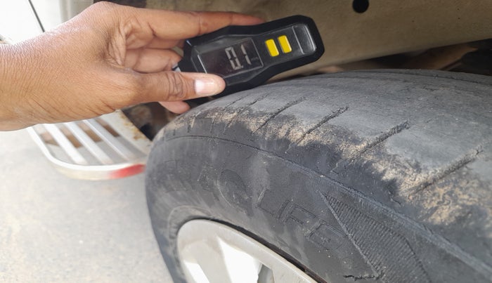 2017 Maruti Eeco 5 STR WITH A/C+HTR, Petrol, Manual, 1,05,701 km, tyre