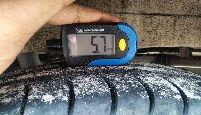 2011 Maruti Alto LXI, Petrol, Manual, 1,05,106 km, tyre