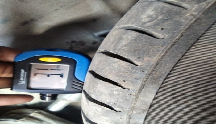2011 Maruti Alto LXI, Petrol, Manual, 1,05,106 km, tyre