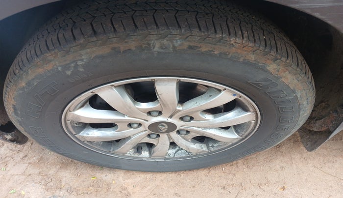 2019 Mahindra XUV500 W9, Diesel, Manual, 1,99,377 km, tyre