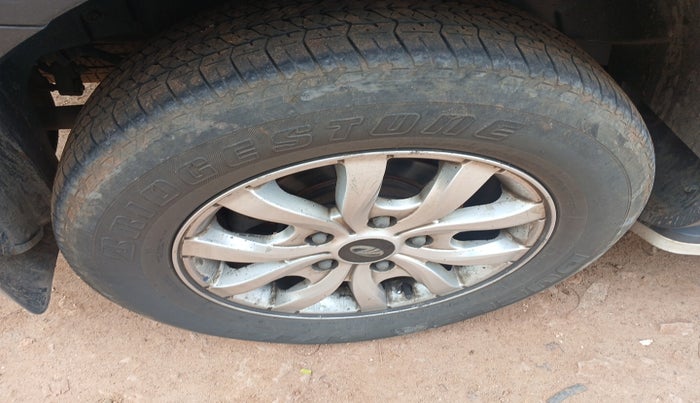 2019 Mahindra XUV500 W9, Diesel, Manual, 1,99,377 km, tyre