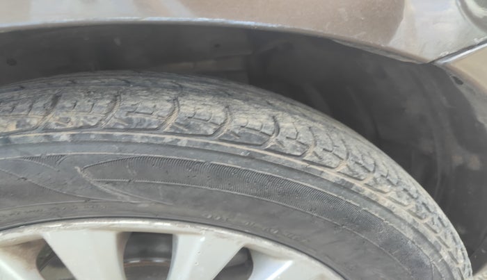 2015 Maruti Ciaz ZDI, Diesel, Manual, 2,66,434 km, tyre