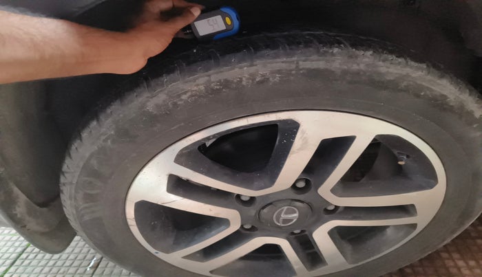 2018 Tata Hexa XTA 4X2 6 STR, Diesel, Automatic, 1,10,394 km, tyre