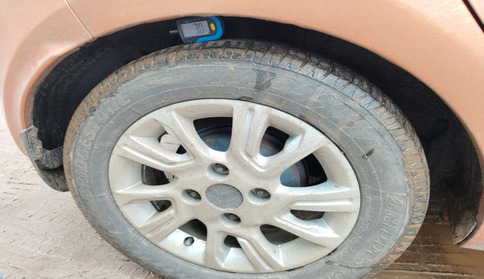 2016 Tata Tiago XZ PETROL, Petrol, Manual, 86,536 km, tyre
