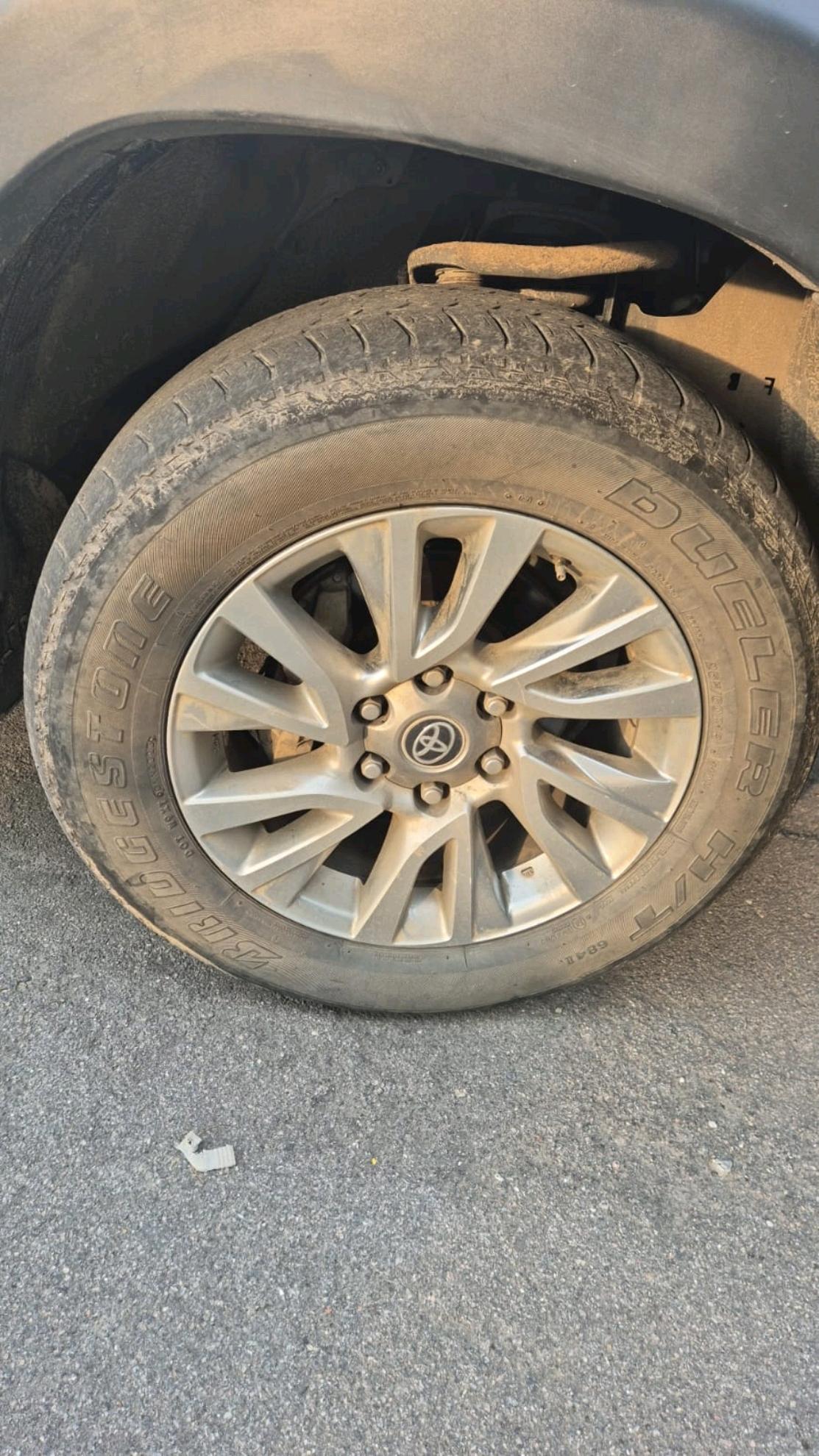 2023 Toyota HILUX HIGH 4X4 AT, Diesel, Automatic, 75,000 km, tyre