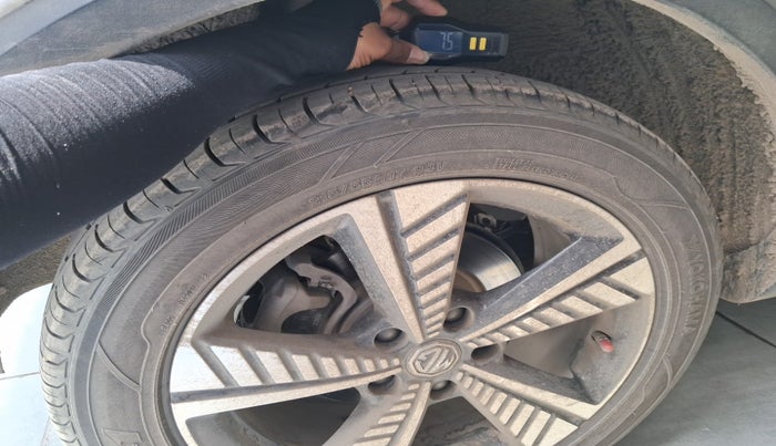 2021 MG ZS EV EXCLUSIVE, Electric, Automatic, 13,51,000 km, tyre