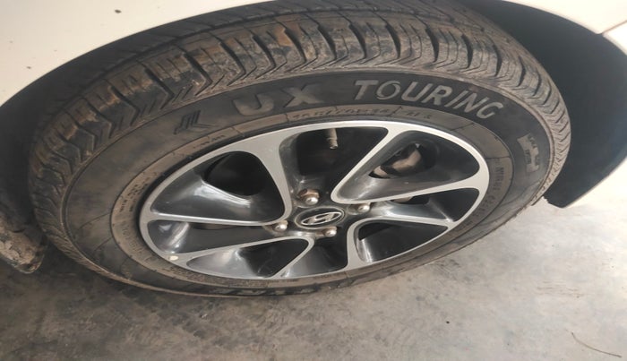 2017 Hyundai Grand i10 SPORTZ (O) AT 1.2 KAPPA VTVT, Petrol, Automatic, 42,884 km, tyre