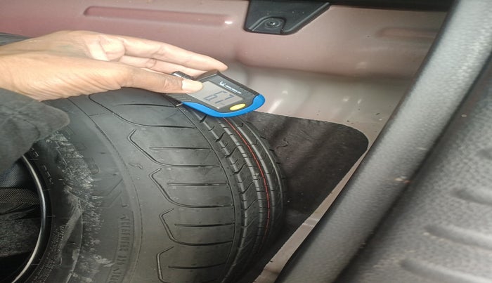 2024 KIA SELTOS  HTX 1.5 PETROL MT, Petrol, Manual, 8,500 km, tyre