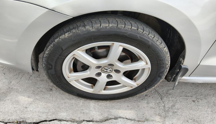2013 Volkswagen Vento HIGHLINE DIESEL 1.6, Diesel, Manual, 1,85,205 km, tyre