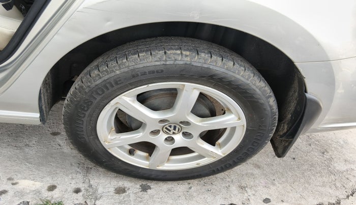 2013 Volkswagen Vento HIGHLINE DIESEL 1.6, Diesel, Manual, 1,85,205 km, tyre