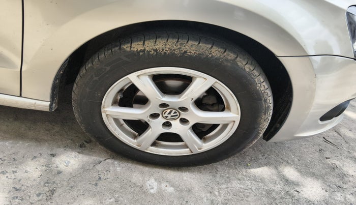 2013 Volkswagen Vento HIGHLINE DIESEL 1.6, Diesel, Manual, 1,85,205 km, tyre