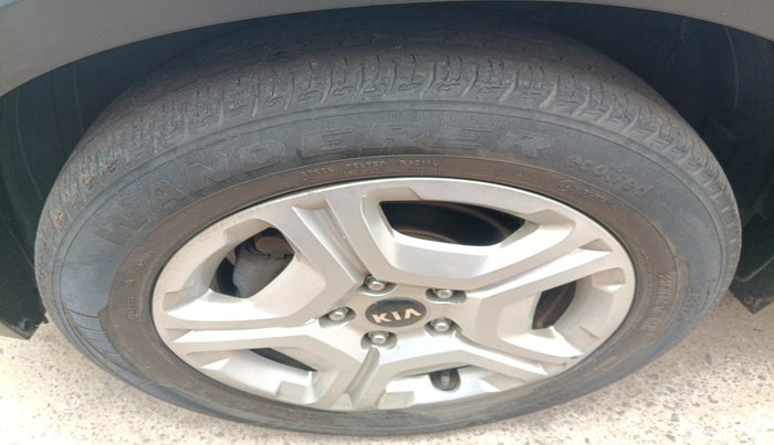 2020 KIA SONET HTK PLUS 1.5, Diesel, Manual, 48,224 km, tyre