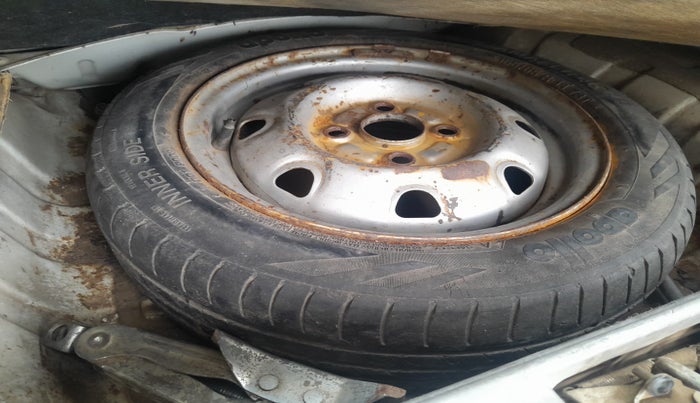 2010 Maruti Alto K10 LXI, Petrol, Manual, 2,23,918 km, tyre