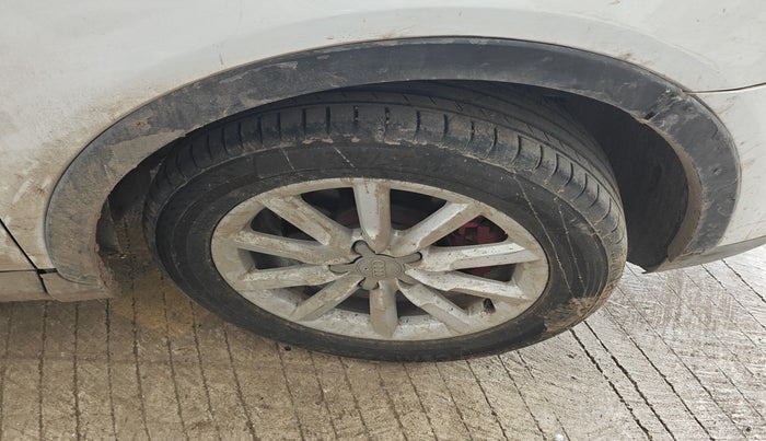 2012 Audi Q3 2.0 TDI QUATTRO, Diesel, Automatic, 1,31,040 km, tyre
