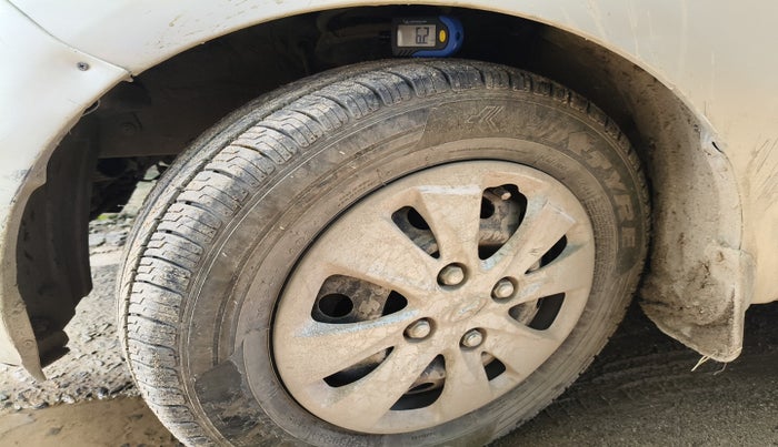 2011 Hyundai i10 ASTA 1.2, Petrol, Manual, 1,03,708 km, tyre