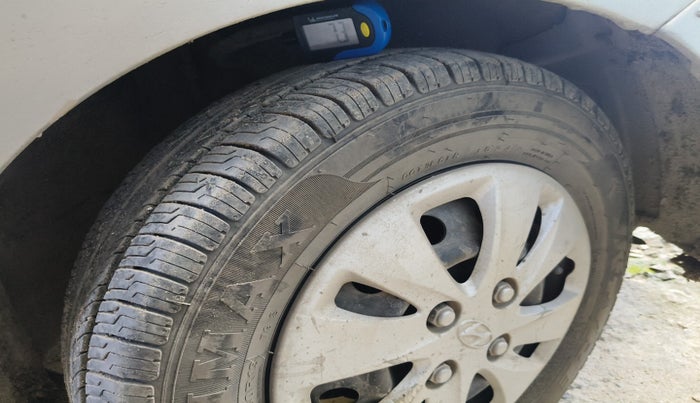 2011 Hyundai i10 ASTA 1.2, Petrol, Manual, 1,03,708 km, tyre