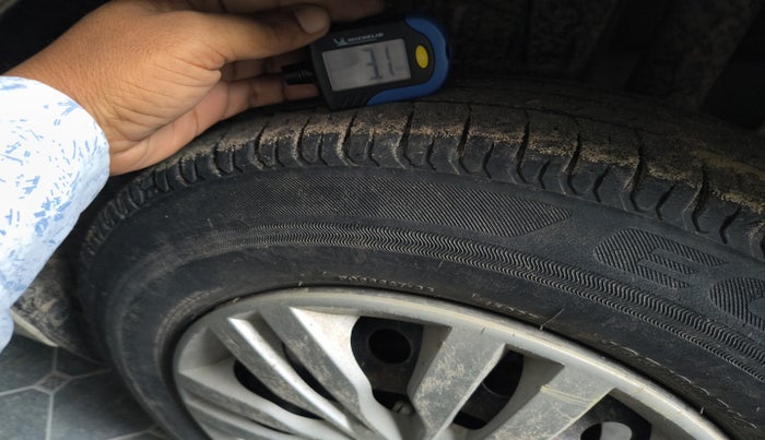 2018 Maruti Dzire VXI, Petrol, Manual, 39,745 km, tyre