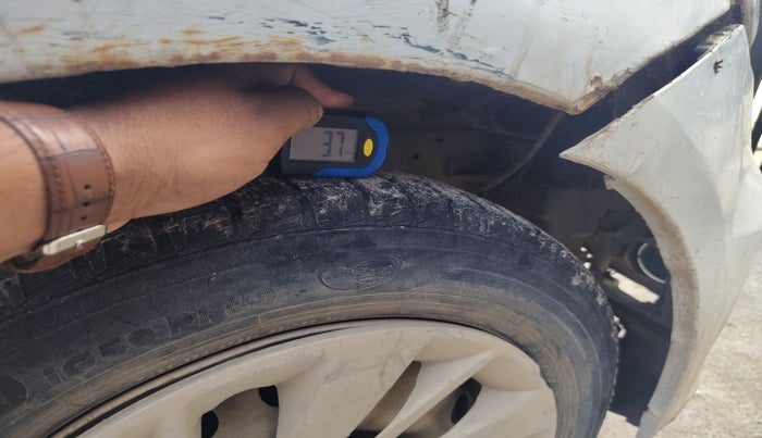 2013 Maruti Ertiga VXI CNG, Petrol, Manual, 1,33,600 km, tyre