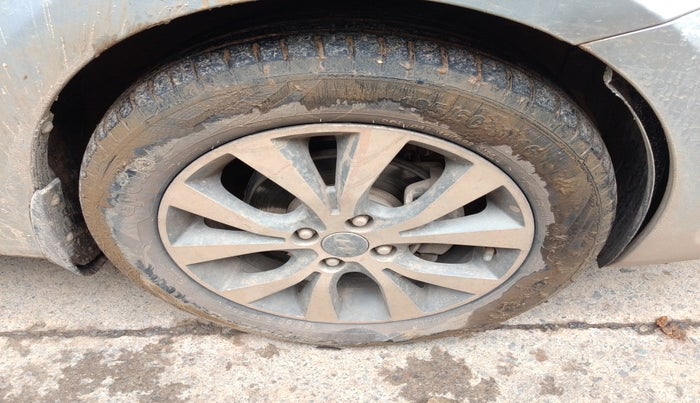 2013 Hyundai Verna FLUIDIC 1.6 VTVT SX, Petrol, Manual, 1,38,389 km, tyre