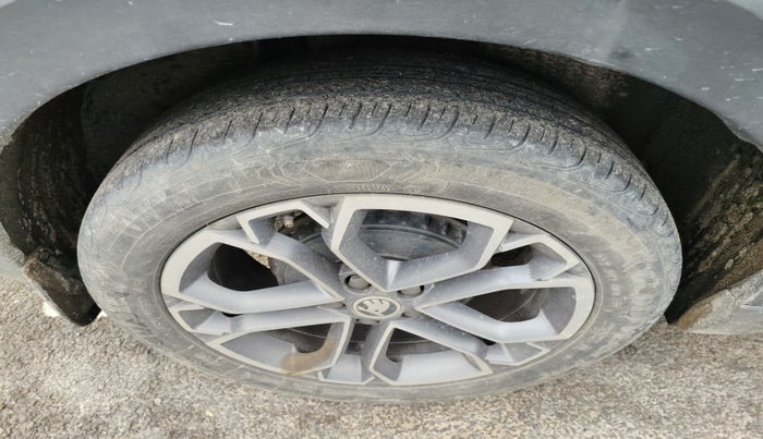 2021 Skoda KUSHAQ STYLE 1.0L TSI AT, Petrol, Automatic, 30,687 km, tyre