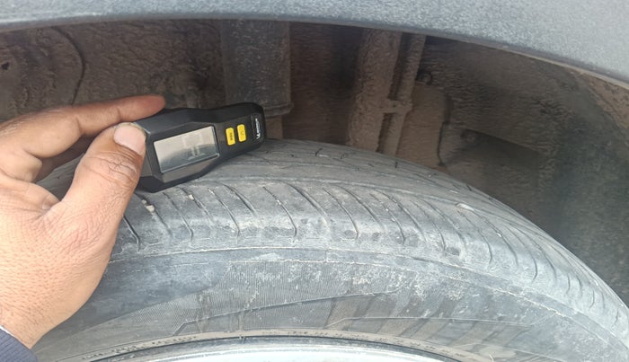 2017 Tata NEXON XT DIESEL, Diesel, Manual, 1,31,417 km, tyre