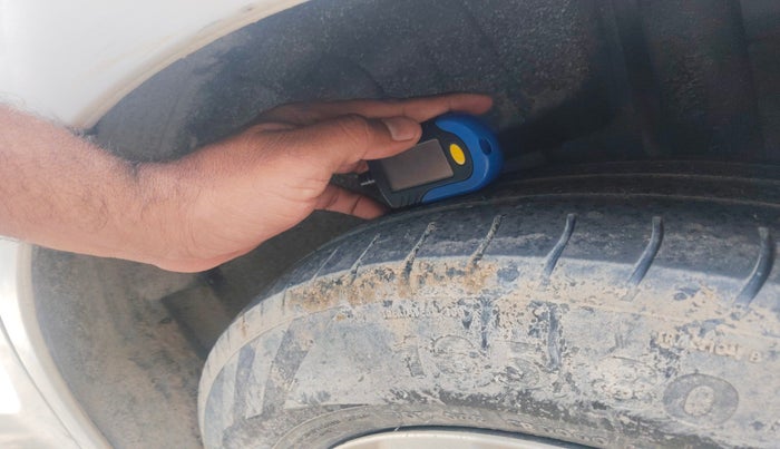 2019 Maruti Swift VXI, Petrol, Manual, 65,000 km, tyre