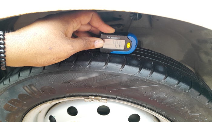 2015 Maruti Wagon R 1.0 LXI CNG, Petrol, Manual, 1,55,093 km, tyre
