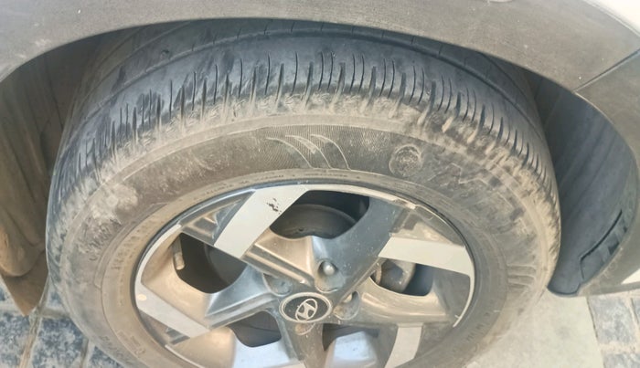 2019 Hyundai VENUE SX PLUS 1.0 TURBO DCT, Petrol, Automatic, 64,341 km, tyre