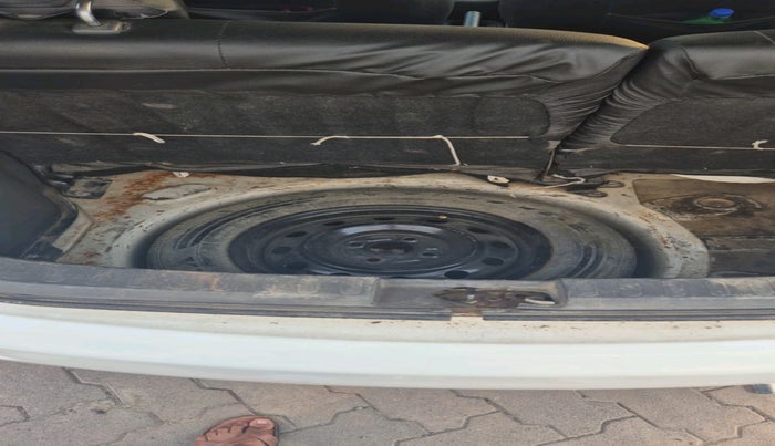 2010 Maruti Ritz VDI, Diesel, Manual, 1,00,000 km, tyre