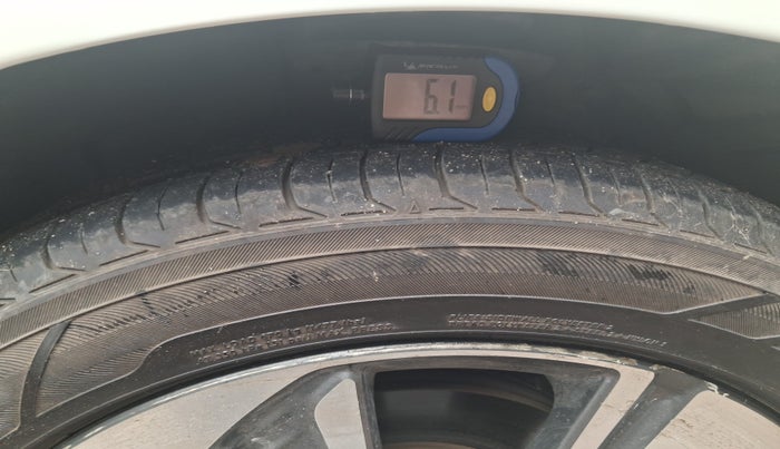 2019 Honda Civic 1.8L I-VTEC ZX CVT, Petrol, Automatic, 1,03,777 km, tyre