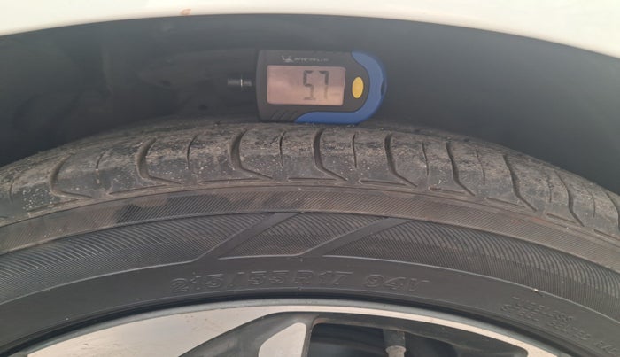 2019 Honda Civic 1.8L I-VTEC ZX CVT, Petrol, Automatic, 1,03,777 km, tyre