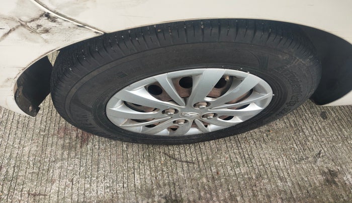 2014 Hyundai i10 SPORTZ 1.1, Petrol, Manual, 96,557 km, tyre