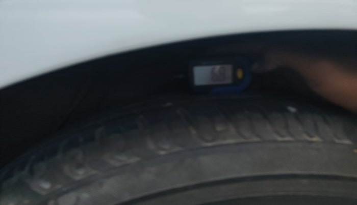 2016 Hyundai Verna 1.6 VTVT S AT, Petrol, Automatic, 69,860 km, tyre
